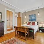 Historic Capital Hill Home And Carriage House