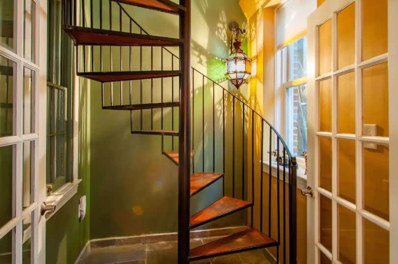 Historic Capital Hill And Carriage House Apartment